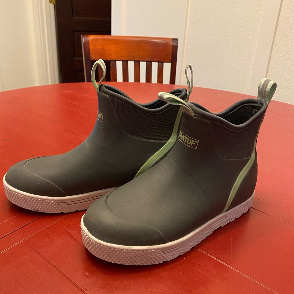 XtraTuf deck boots 7